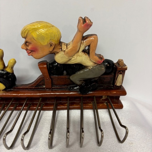 Vintage Bowling Pin Man Rack‎ Tie Scarf Holder Wall Decor Novelty VTG - Picture 2 of 5